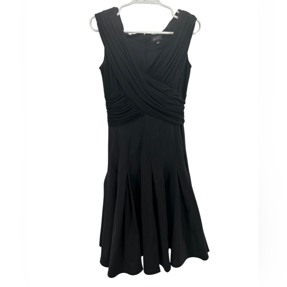 Adrianna Papell Black Pleated Sheath fit and flare pleated sleeveless Dress 10
